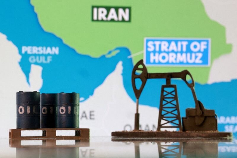 پرش شدید قیمت جهانی نفت با ادامه تجاوز هوایی آمریکا و اسرائیل/ نفت ۱۵۰ دلاری می‌شود؟