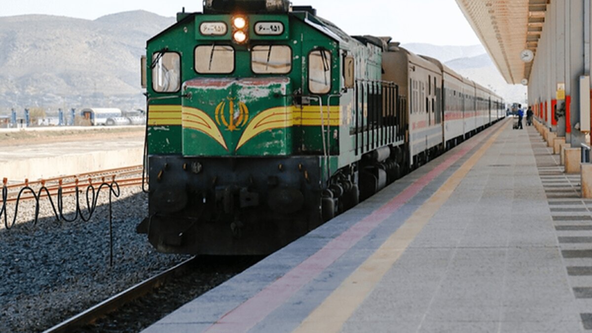6394561