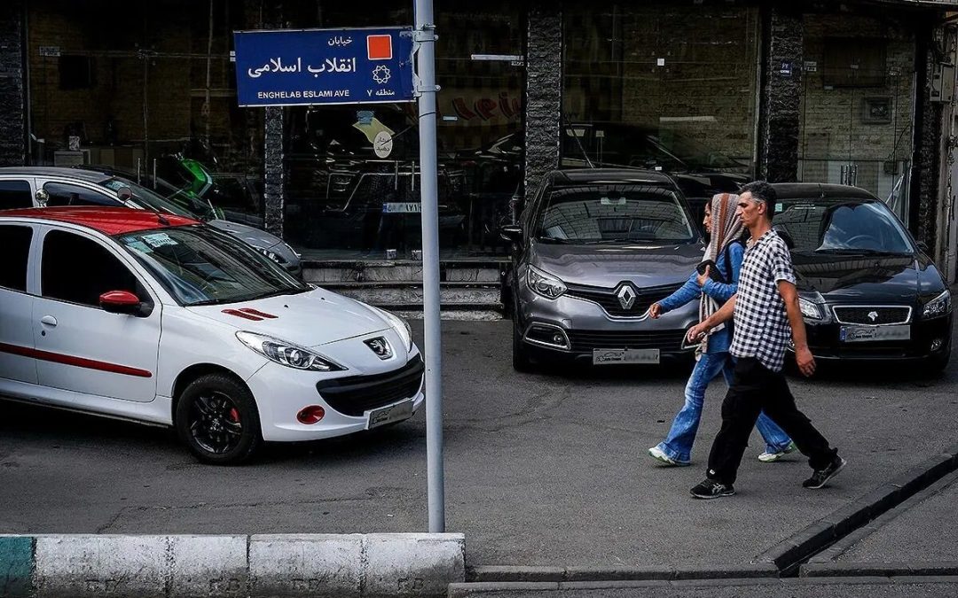 بازار خودرو روی دور تند تغییر قیمت افتاد/ آخرین قیمت پژو، پراید، سمند، شاهین و دنا + جدول