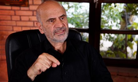 فرشاد مومنی: عبور از پیامدهای جنگ بدون اصلاح سیاست‌های اقتصادی ممکن نیست