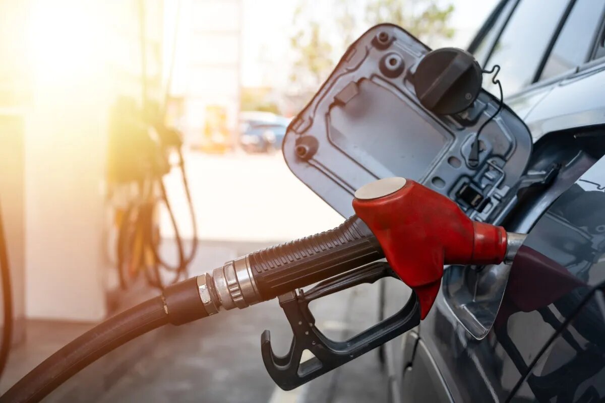 6421038