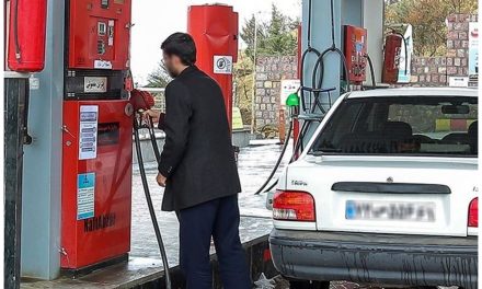 غیرفعال‌شدن کارت سوخت خودروهای بالای ۲۵ سال و موتورسیکلت‌های بالای ۱۰ سال تکذیب شد